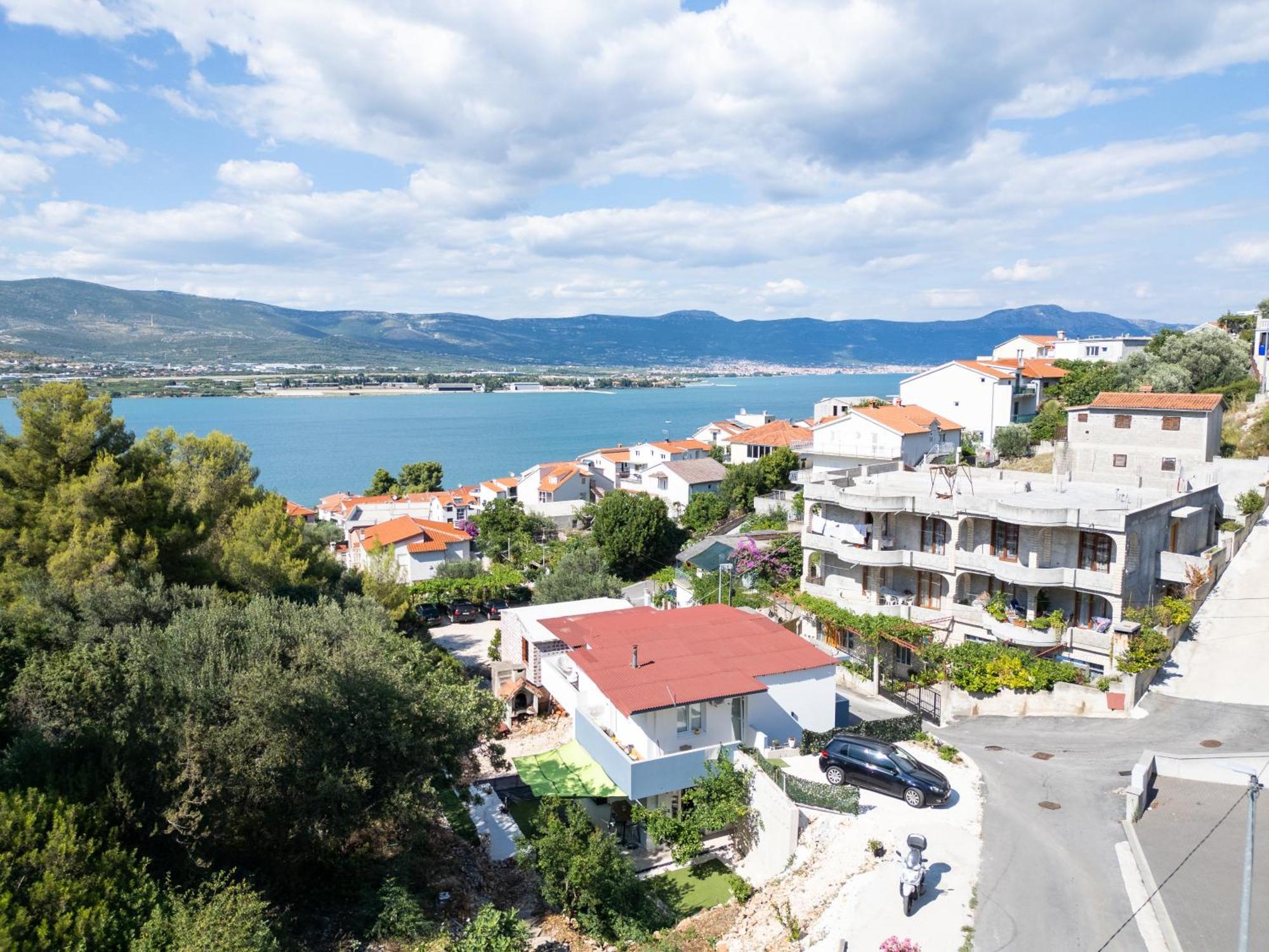 New,Close To The Beach Apartment With Domestic Olive Oil And Wine Трогир Экстерьер фото